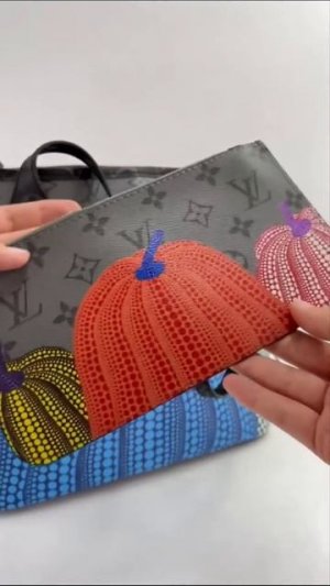 Сумка Louis Vuitton x Yayoi Kusama OnTheGo PM мультиколор, интернет магазин «KrossLive».