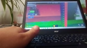 Играю в роблокс