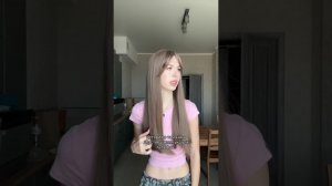 Как в детстве украли телефон, Лиза Мели