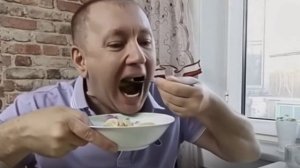 двуличный  ссаня