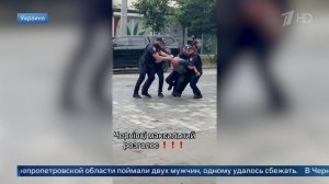 В Черновцах сотрудники ТЦК едва не сломали мужчине руки и ноги во время задержания.