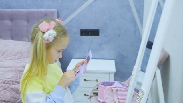 ПОЛИНА и МАМА поменялись жизнями на 24 часа челлендж смотреть онлайн