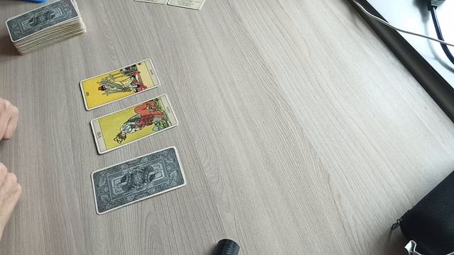 В чем хочет признаться. Таро расклад.