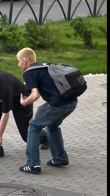 Он больше никому не даст телефон😂 смотреть онлайн