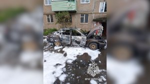 (Рыбинск-40) АВТОМОБИЛЬ СГОРЕЛ НА ГЛАЗАХ У ВЛАДЕЛЬЦА