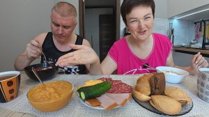 Мукбанг СЛОМАТЬ себе жизнь из-за ДЕНЕГ! У каждого своя ЦЕНА! Вован ПОВТОРЮША) Семейный обед в России