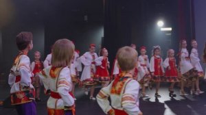 Земля родная. Исполнитель Юлия Попадука. Танцевальный коллектив Звездочка