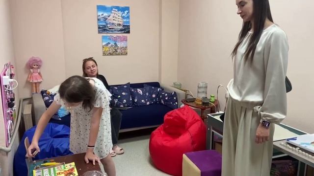 Спасенная нашими бойцами десятилетяя София из Константиновки находится в безопасности смотреть онлайн