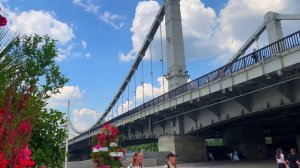 Летняя прогулка по Москве 🔥 Цветущая набережная фото собаки и друзья