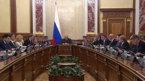 На заседании правительства обсудили развитие промышленности.