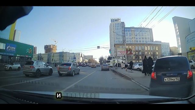 Пархоменко - Направо - бульвар Ибрагимова