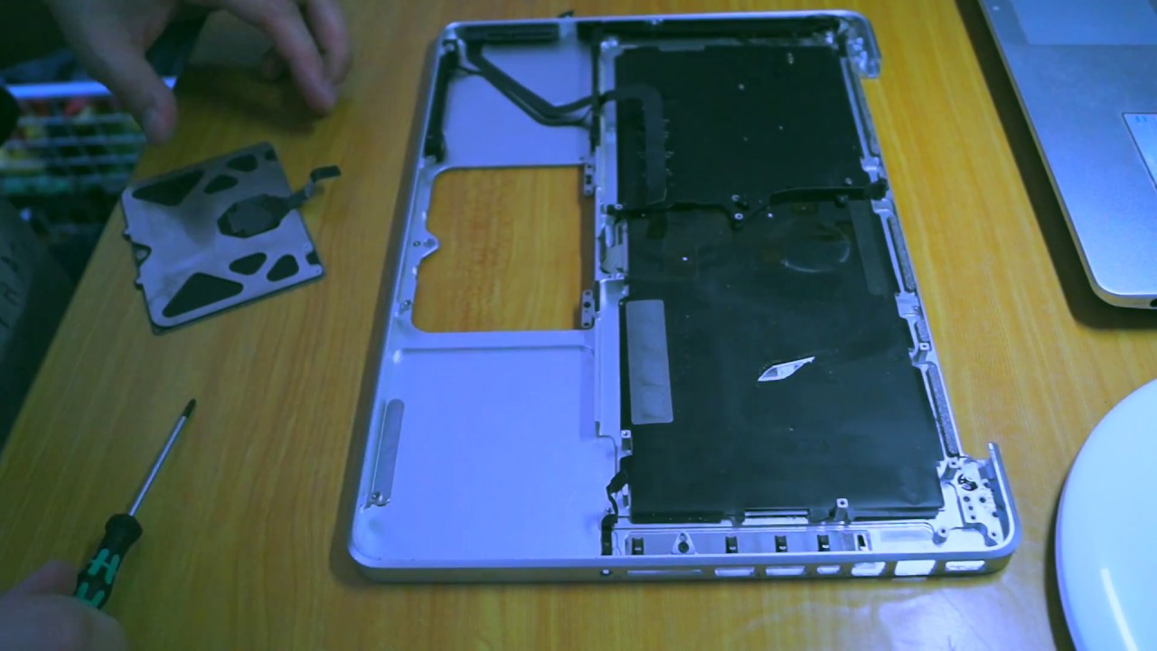 MacBook pro 13 trackpad remove/ демонтаж трэкпада на макбук про 13. Vitrust. смотреть онлайн