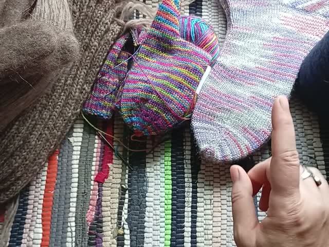 Вязальные и невязальные новости, распаковка на траве и День семьи #handmade #вязовлог #новаяпряжа смотреть онлайн