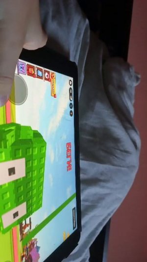 играю сбежать из сада в роблоксе