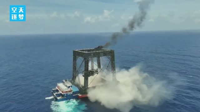 Китайская ракета "Чанчжэн-10Б" успешно села на платформу после пуска смотреть онлайн