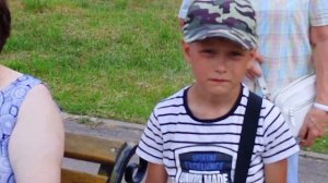 Денис на веревочке повис
