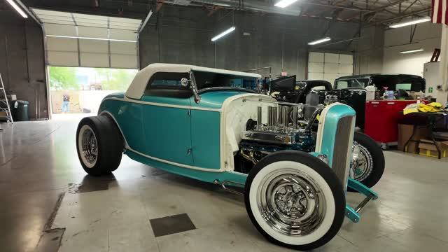 Легендарная автомастерская "Squeegs Kustoms Shop" Чандлер, Аризона смотреть онлайн