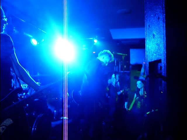 Глеб Самойлоff & The Matrixx - Опасность (Киев, 26.09.2011) смотреть онлайн