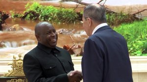 Глава МИД РФ Сергей Лавров встретился с президентом Бурунди и главой МИД.