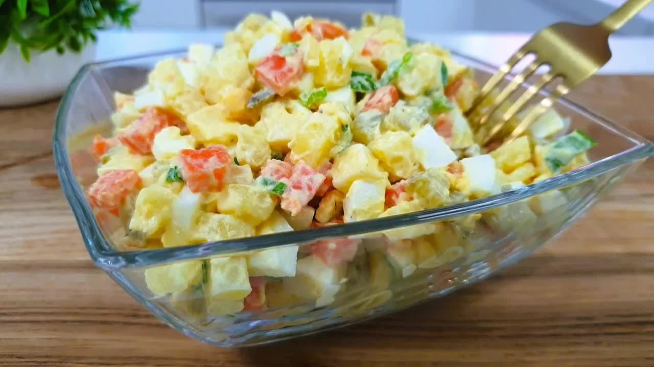Рецепт этого салат точно уйдет в народ и станет любимым! Ну очень вкусно! смотреть онлайн