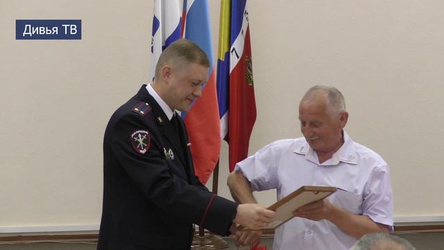 90 лет на страже дорог: Тихвин отметил юбилей ГАИ-ГИБДД МВД России смотреть онлайн