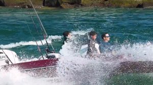 BOAT TAKES ON GALLONS OF WATER AT HAULOVER INLET !!  HAULOVER BOATS  WAVY BOATS - Wavy Boats (1080p,