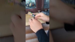 челендж кто первый не за хочет ЕСТЬ конфеты