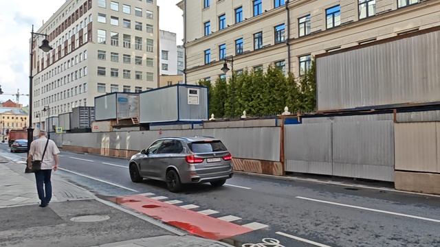Вечерняя прогулка по Москве — это возможность увидеть интересные места города. 🌆✨