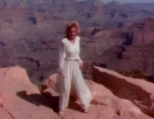 Bonnie Tyler - Holding Out For A Hero