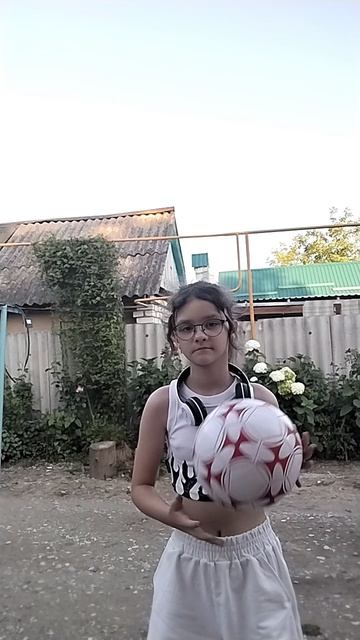 (в конце у меня завис телефон) ДАВАЙТЕ НАБЕРЕМ 5 ЛАЙКОВ??