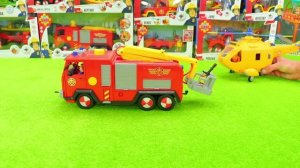 ПОЖАРНАЯ МАШИНА включила сирену! Срочный выезд 🚒🚨 И другие игрушки детям