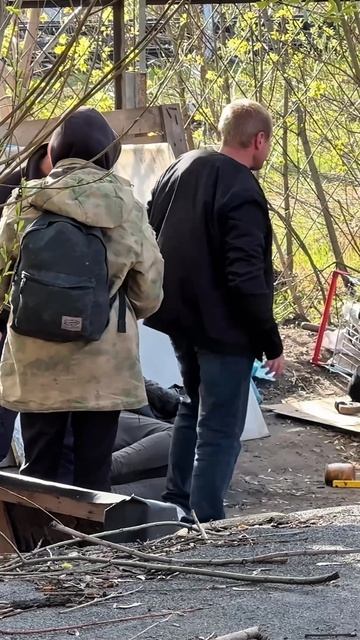 ИЗДЕВАЛСЯ НАД БЕЗДОМНЫМИ