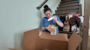 КАК ВЫЖИВАЮТ РУССКОЯЗЫЧНЫЕ НА ЗАГНИВАЮЩЕМ ЗАПАДЕ: что мы купили на Amazon в PRIME DAY  распаковка