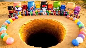 Эксперимент: извержение воздушных шаров из огромных банок Pepsi, Mtn Dew, Fanta, Coca Cola и Mentos