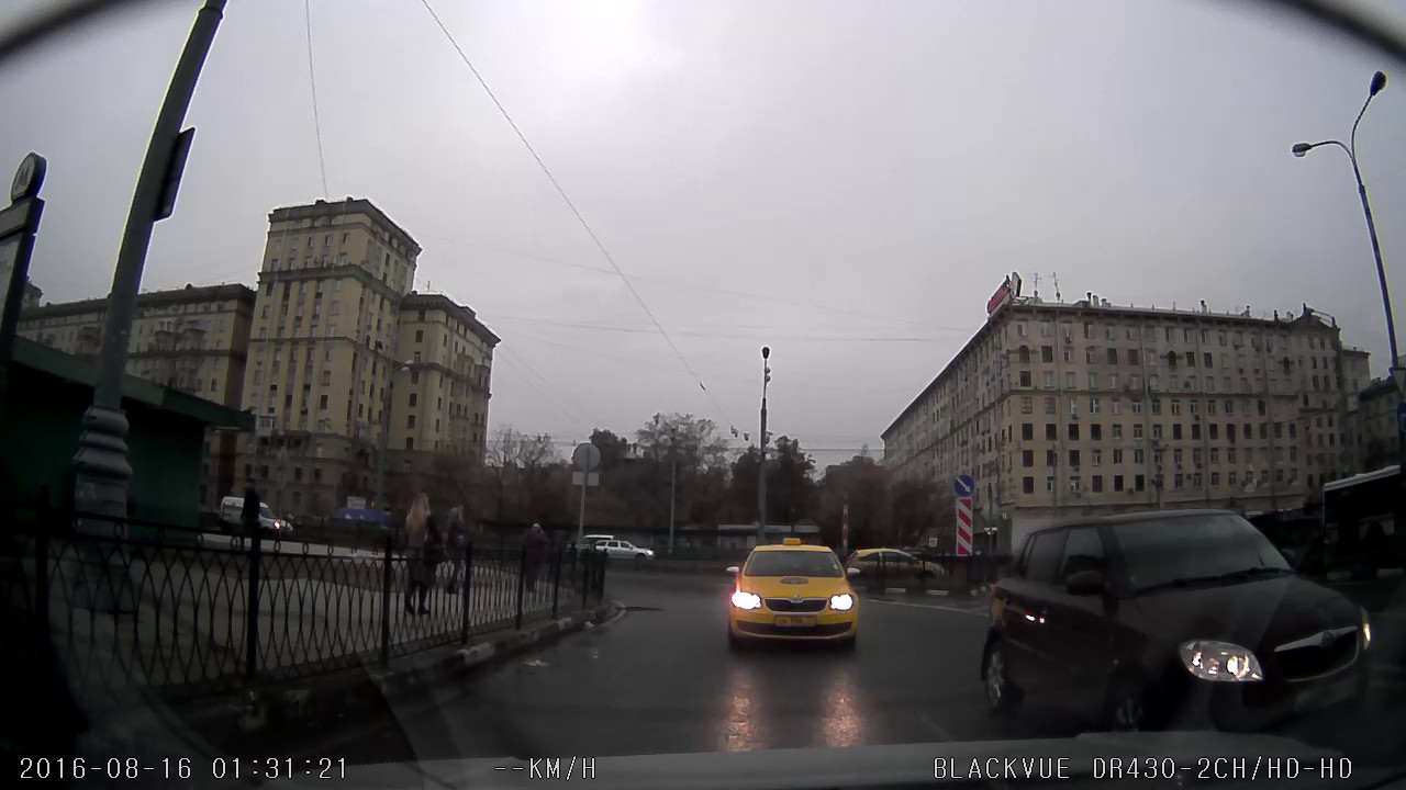 Тестирование BlackVue DR430-2CH: задняя камера, сумерки смотреть онлайн
