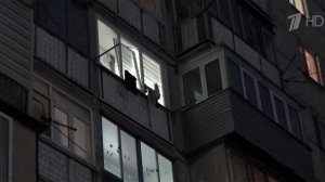 Во Владивостоке беременная женщина выпала из окна и отделалась только ушибами.