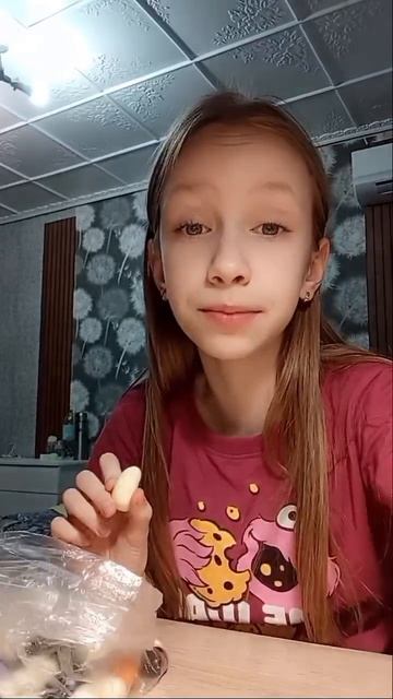 Конфеты со вкусом фруктов 😱
Вкусняшка или 🤢