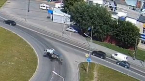 Ассенизаторская машина на скорости перевернулась на дороге в Кургане