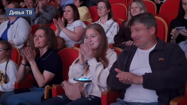 Торжественная церемония чествования лучших людей Тихвина и Тихвинского района смотреть онлайн