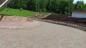 Зона отдыха «Тропарево « Большой амфитеатр у плотины Большого Тропаревского пруда для концертов