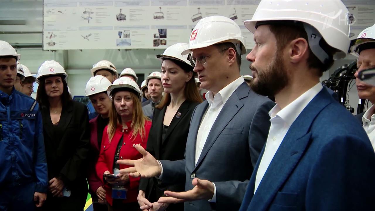 Правительство делает все возможное, чтобы усилить защиту НПЗ, заявил Александр Новак. смотреть онлайн
