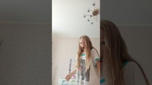 украшаю стену