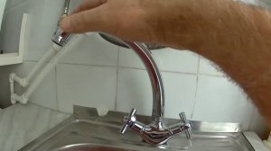 Установка нового смесителя на кухне.