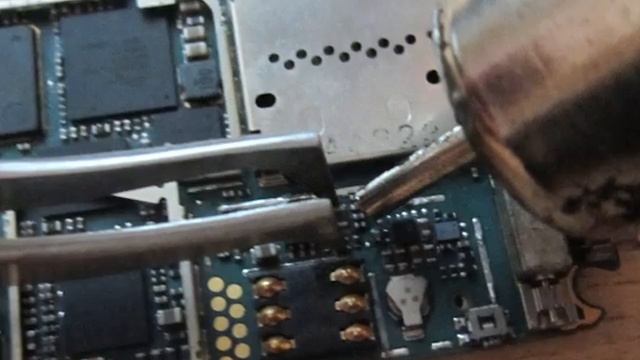 КАК ПАЯТЬ SMD - КОМПОНЕНТЫ [РадиолюбительTV 66] смотреть онлайн