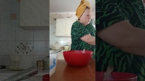 Замесила тесто для 🍞 Лёша будет печь 😊