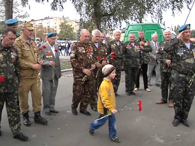 07.09.2013 г. курсанты АМИ ОНМА приняли участие в торжественном параде смотреть онлайн