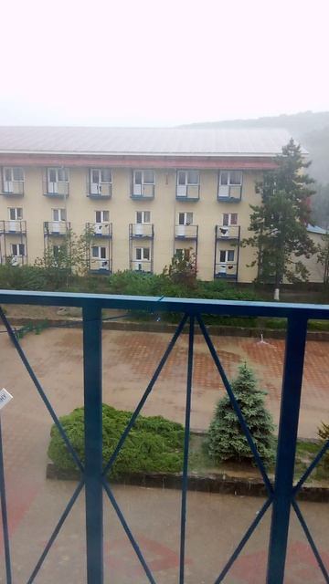 у нас в лагере небольшой дождь смотреть онлайн