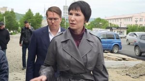 Глава города Лариса Поликанова осмотрела ход работ по ремонту дорог областного центра