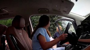 Новая страница в истории большой семьи - Васильевы из Твери получили долгожданный автомобиль