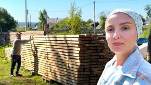 СКОЛЬКО СТОИТ ПОСТРОИТЬ ДОМ В ЛЕСУ? Купили 6 кубов леса и забили огромных бройлеров